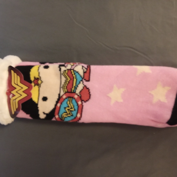Hello Kitty Wonder Woman Pink Socks - Picture 1 of 2